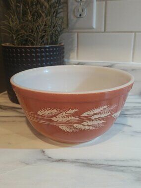 Vintage Pyrex Autumn Harvest Wheat 402 1.5 Qt Mixing Bowl Nesting Bowl